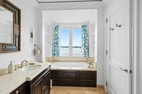 Ocean Club Residences D5.4 New Providence Paradise Island BS