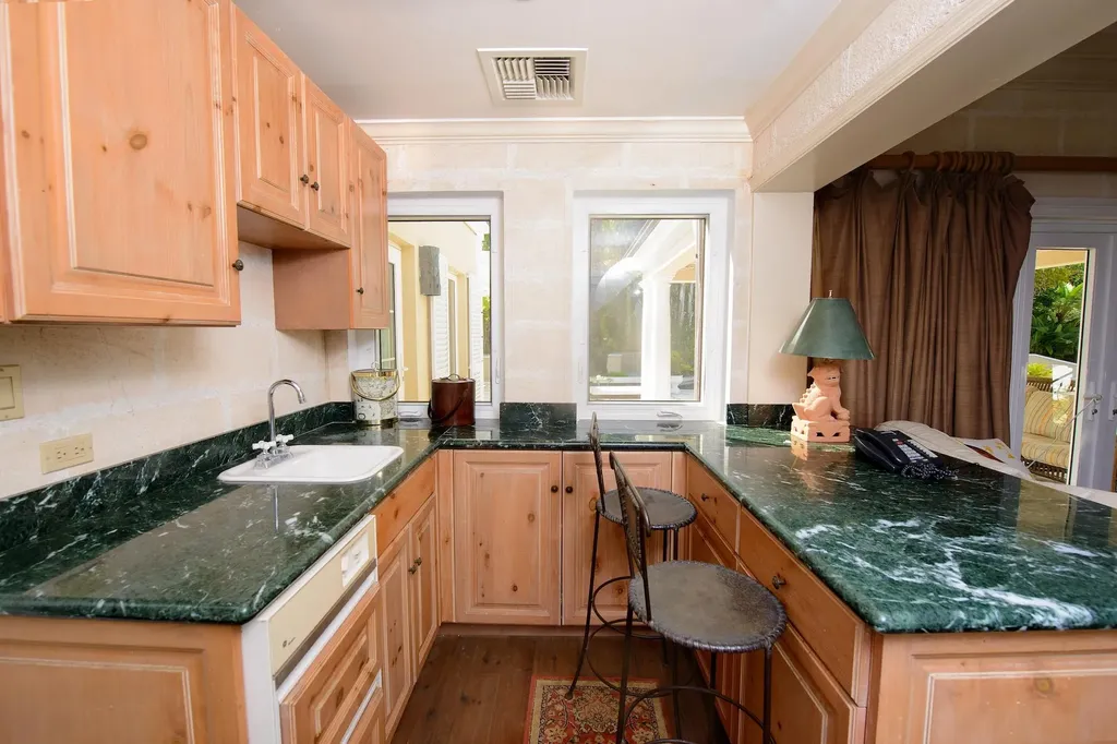 West Bay Street 962 New Providence Paradise Island BS