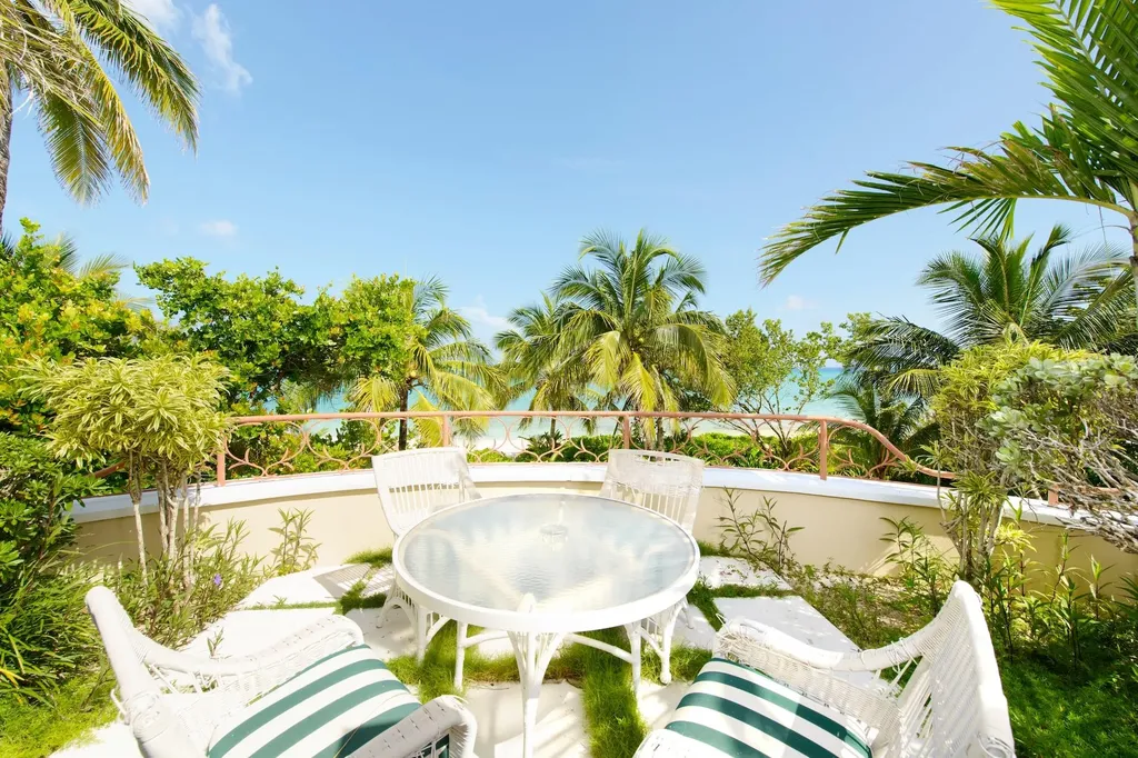 West Bay Street 962 New Providence Paradise Island BS