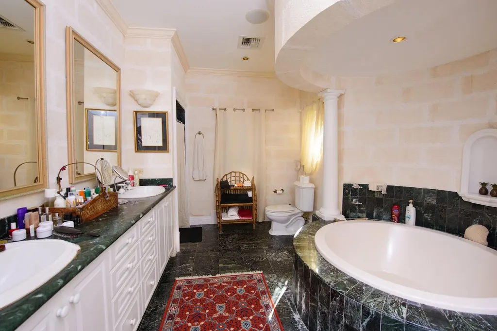 West Bay Street 962 New Providence Paradise Island BS