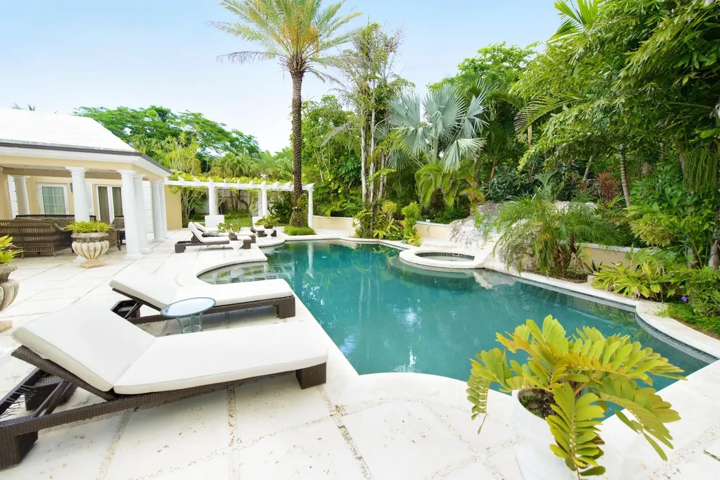 West Bay Street 962 New Providence Paradise Island BS