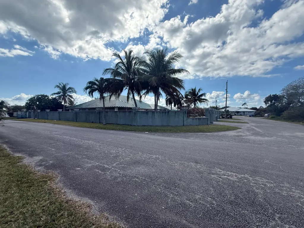 Stratford Way Grand Bahama Freeport BS