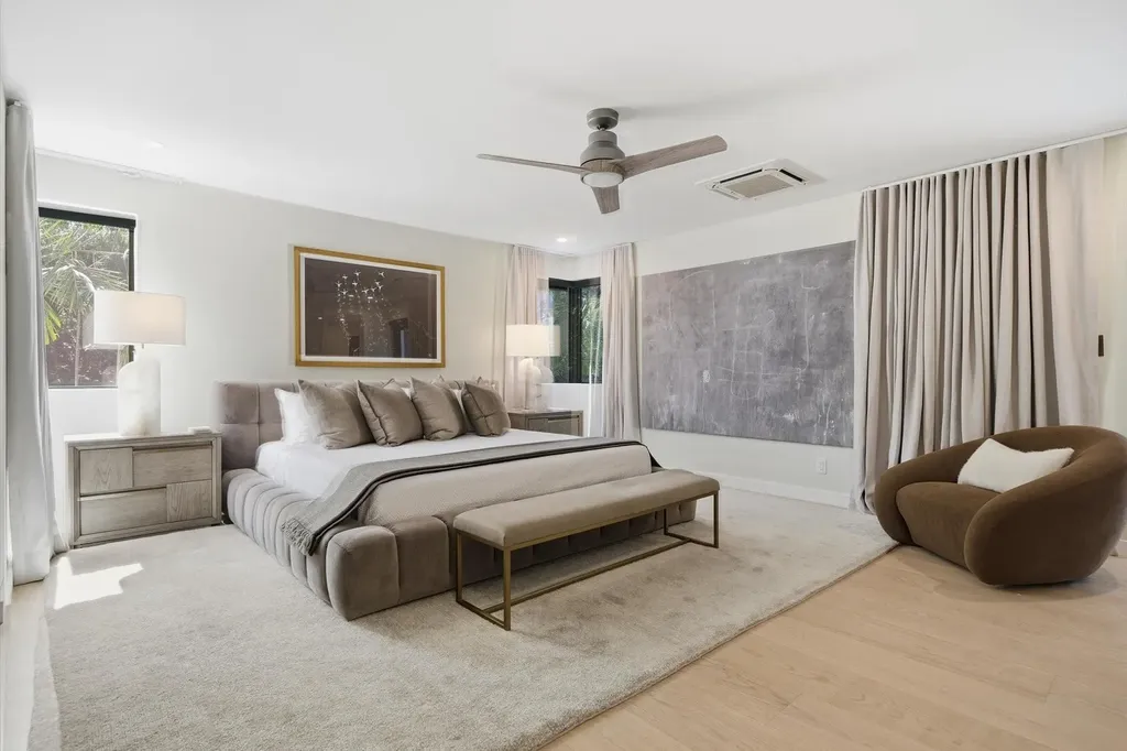 Dilly Dally New Providence Paradise Island BS