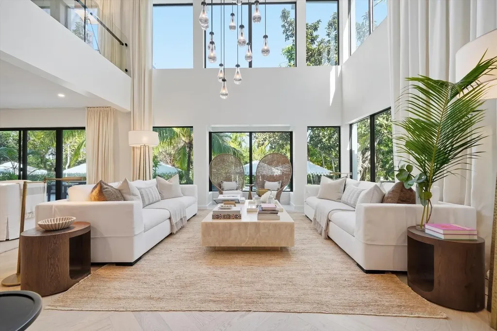 Dilly Dally New Providence Paradise Island BS