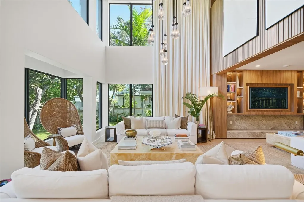 Dilly Dally New Providence Paradise Island BS