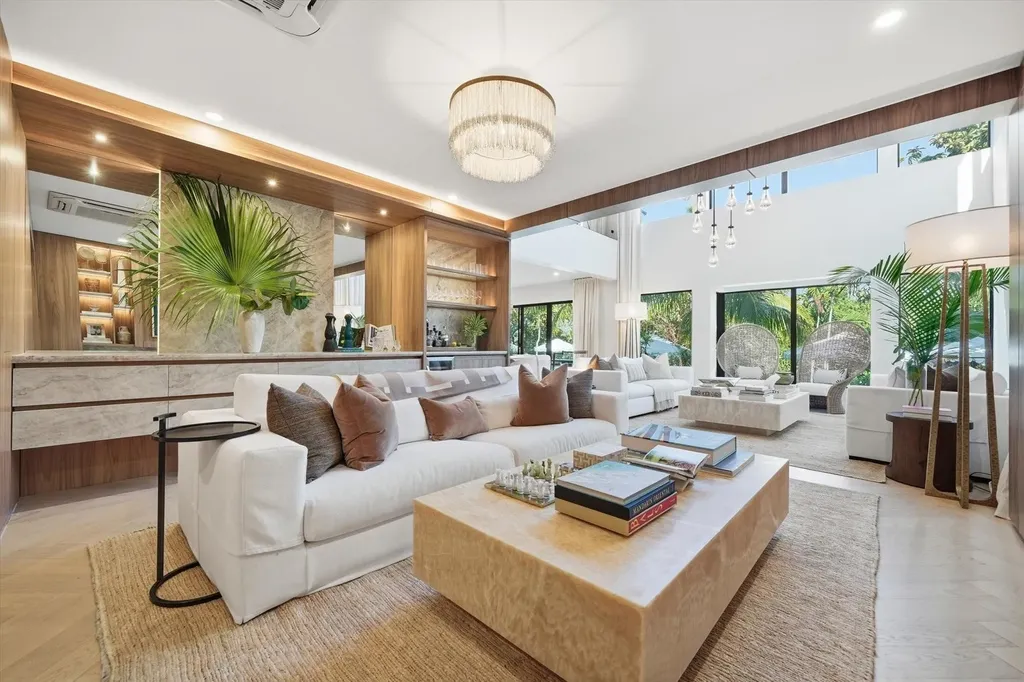 Dilly Dally New Providence Paradise Island BS