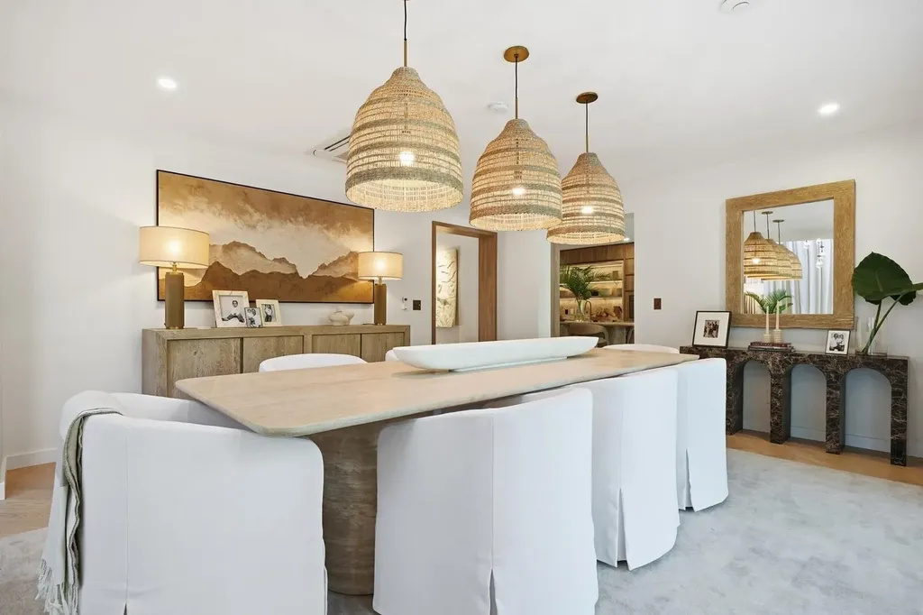 Dilly Dally New Providence Paradise Island BS