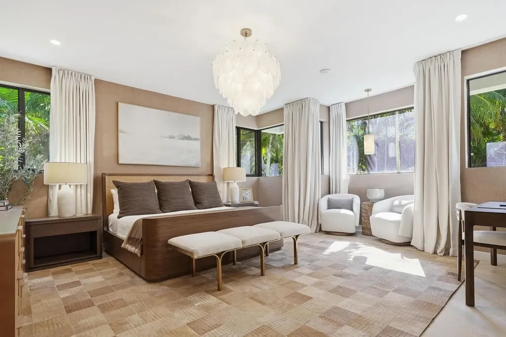 Dilly Dally New Providence Paradise Island BS