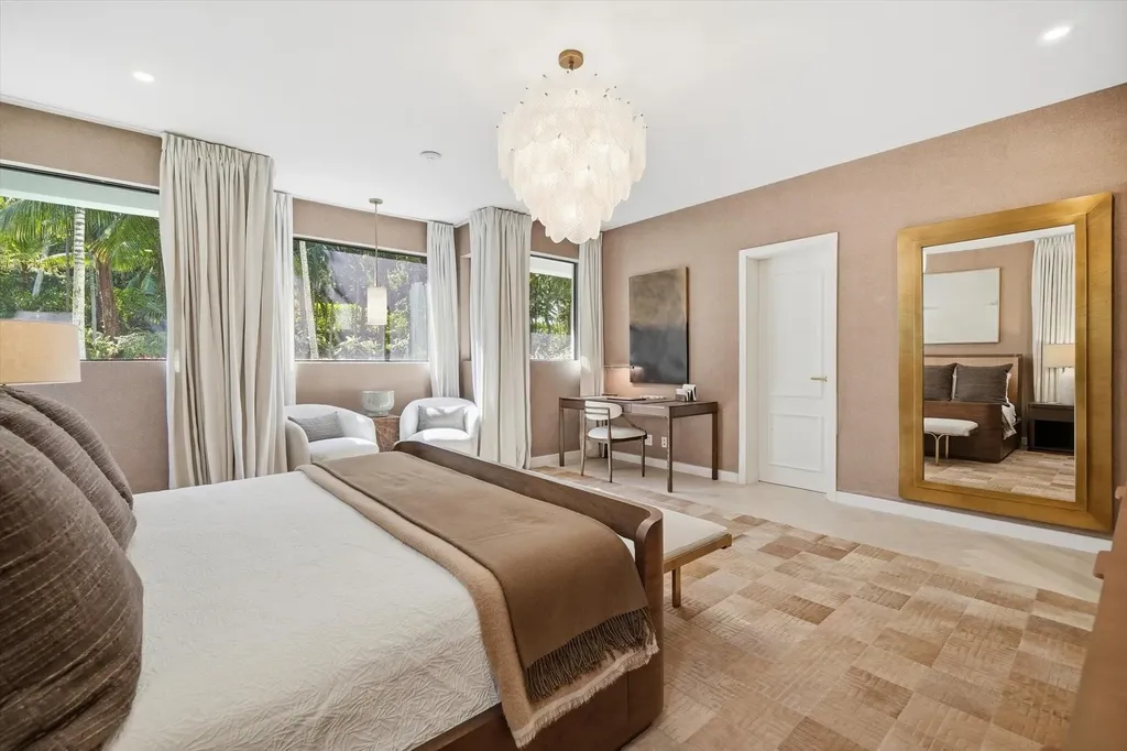 Dilly Dally New Providence Paradise Island BS