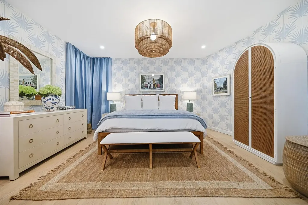 Dilly Dally New Providence Paradise Island BS