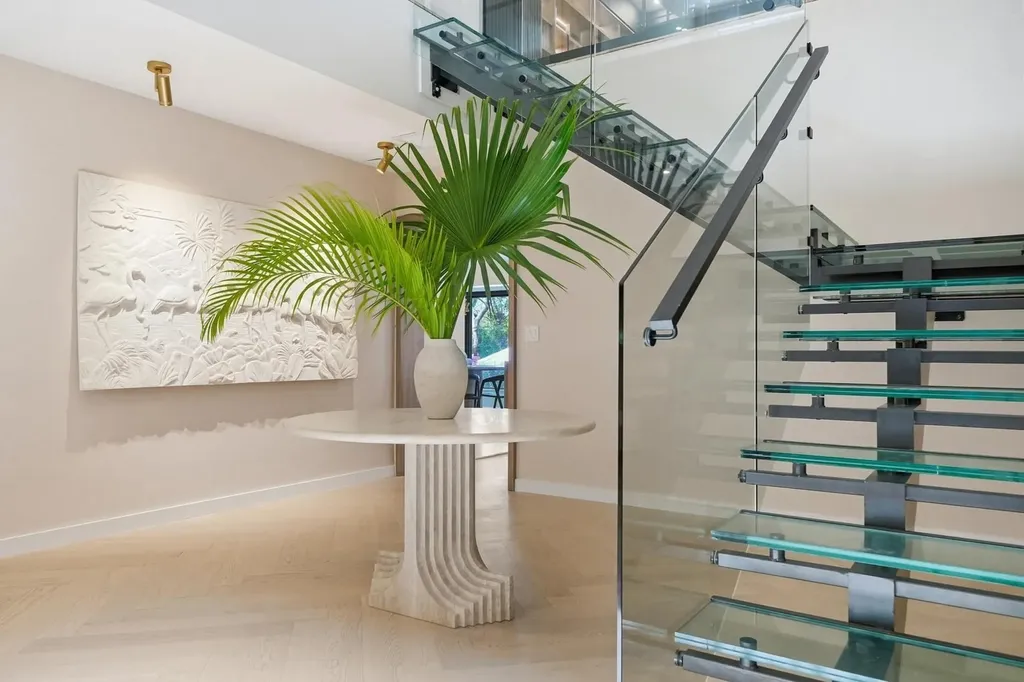 Dilly Dally New Providence Paradise Island BS