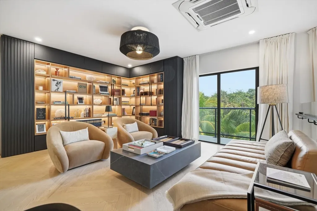 Dilly Dally New Providence Paradise Island BS