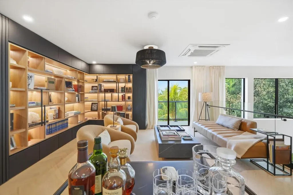 Dilly Dally New Providence Paradise Island BS