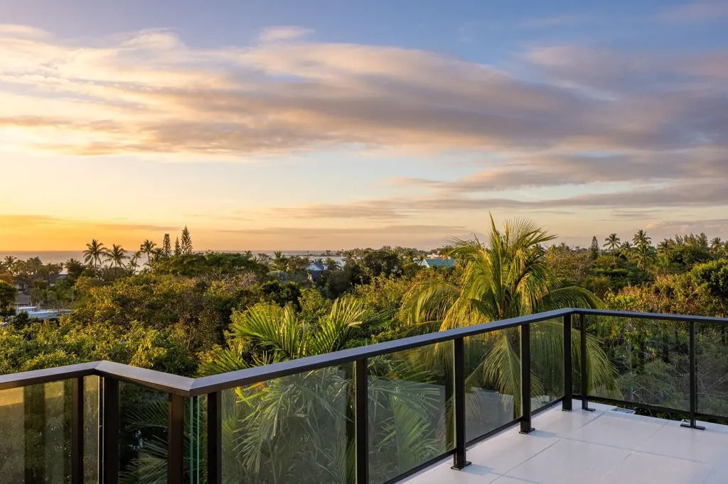 Dilly Dally New Providence Paradise Island BS