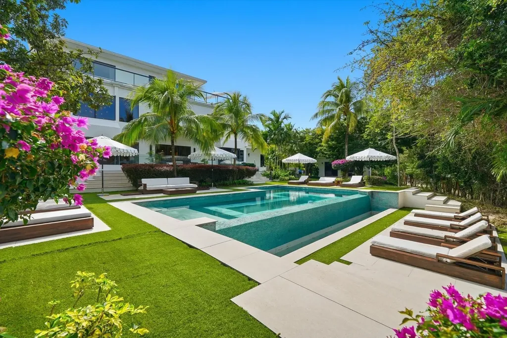 Dilly Dally New Providence Paradise Island BS