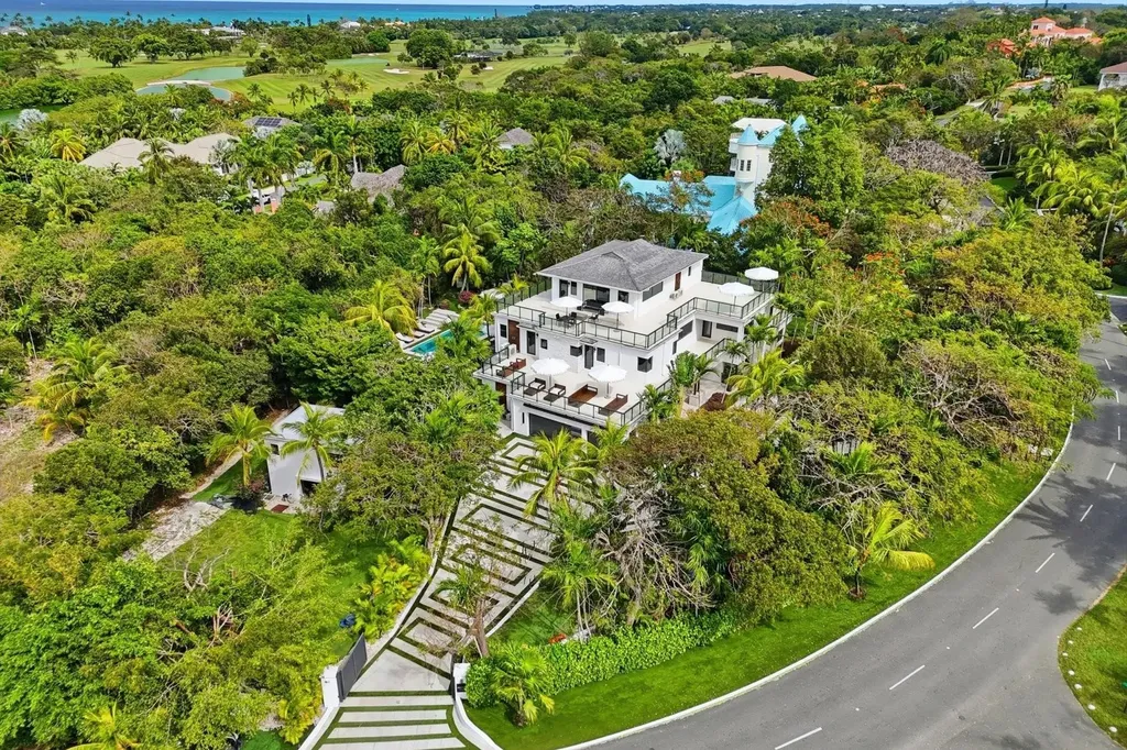 Dilly Dally New Providence Paradise Island BS