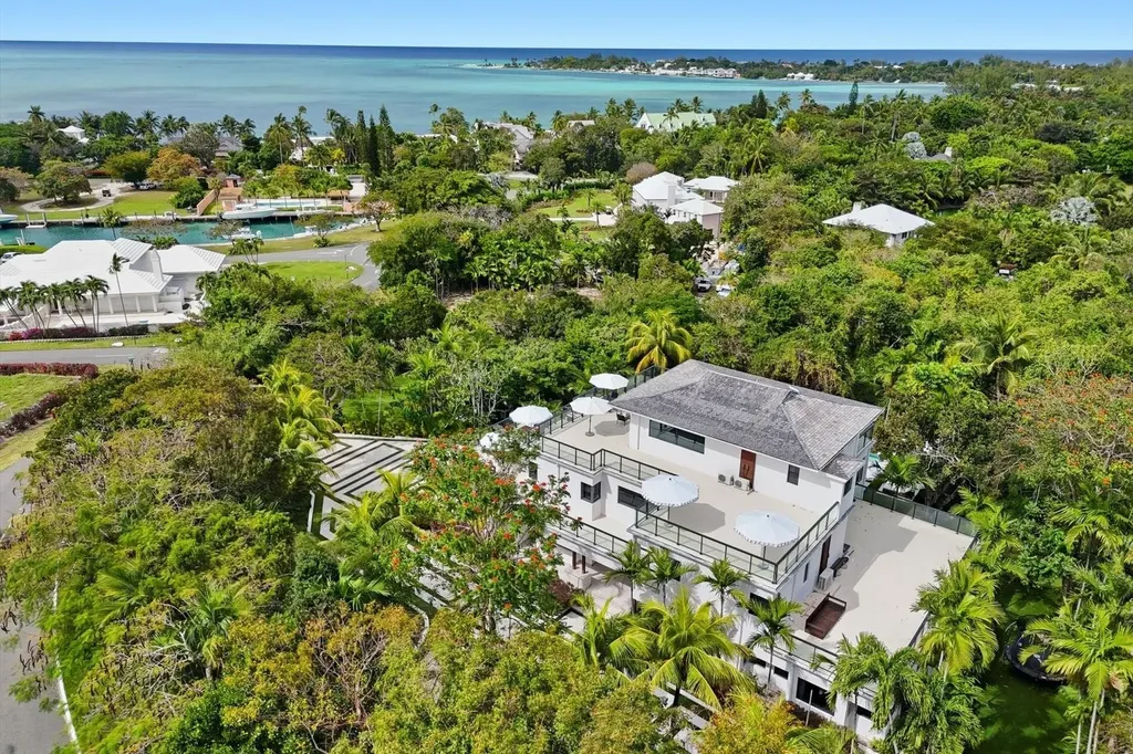 Dilly Dally New Providence Paradise Island BS