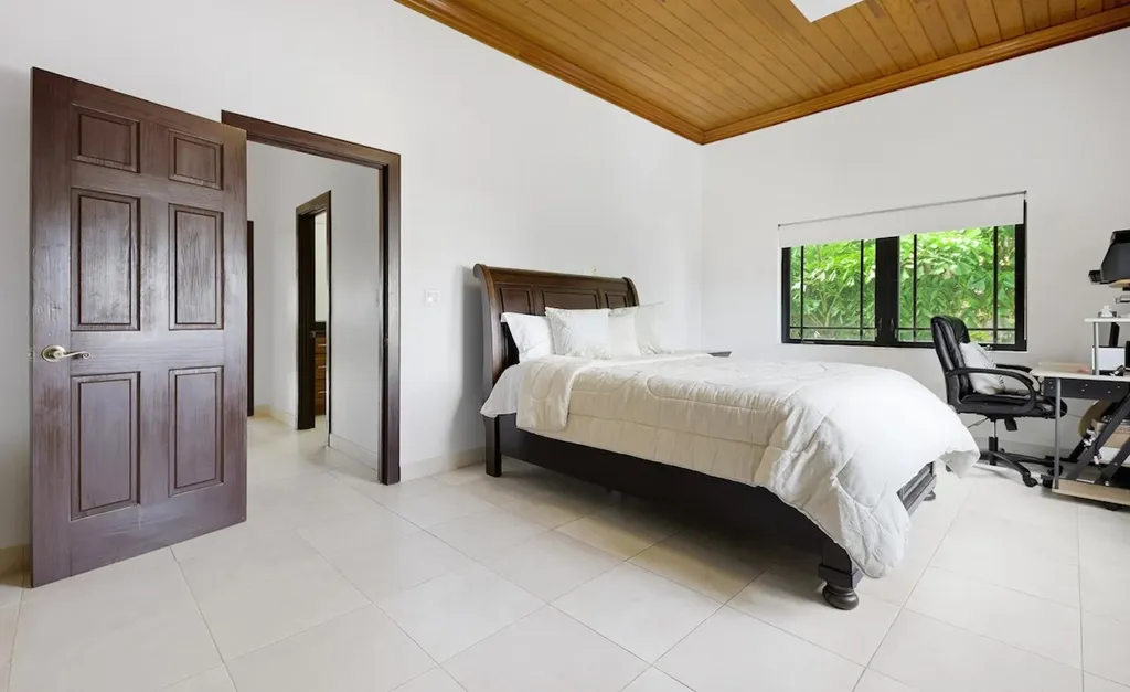 175 Starfish Road New Providence Paradise Island BS