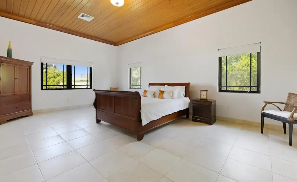 175 Starfish Road New Providence Paradise Island BS