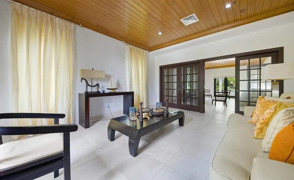 175 Starfish Road New Providence Paradise Island BS