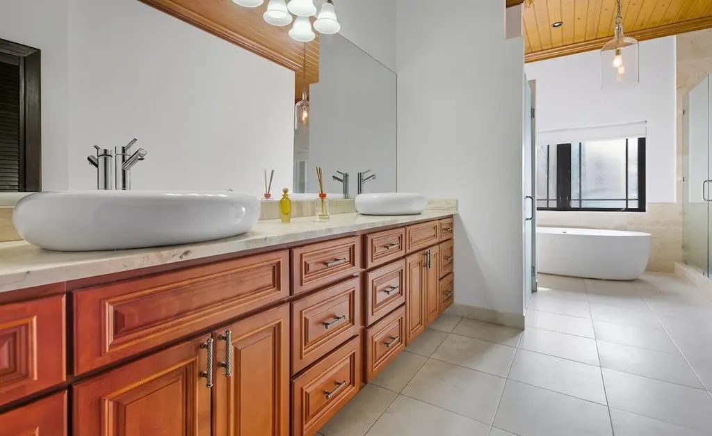 175 Starfish Road New Providence Paradise Island BS