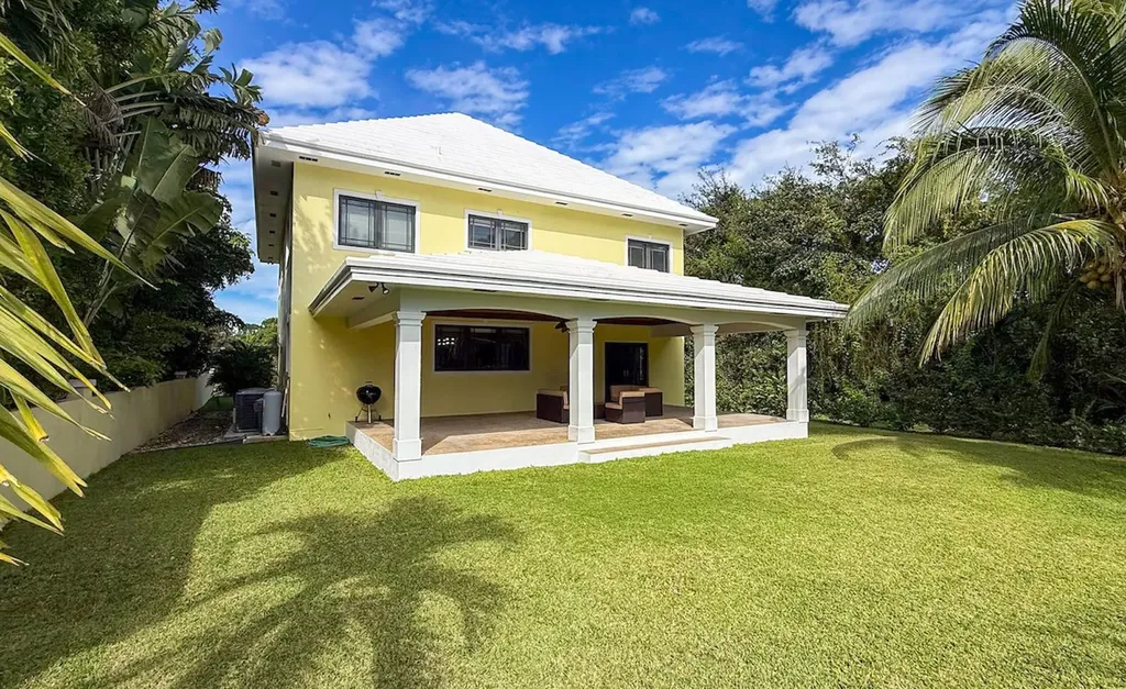 175 Starfish Road New Providence Paradise Island BS