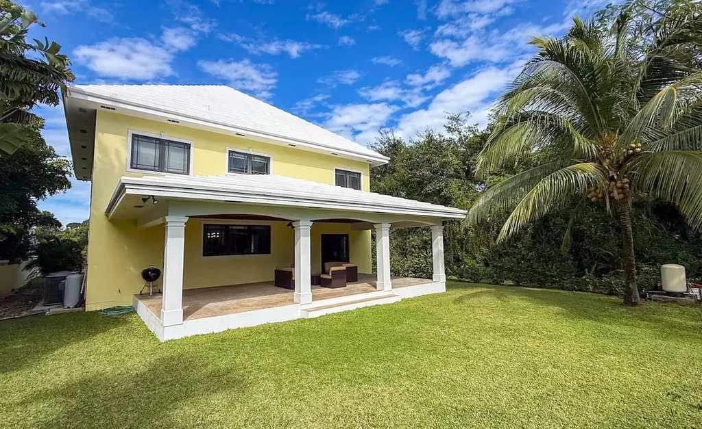 175 Starfish Road New Providence Paradise Island BS