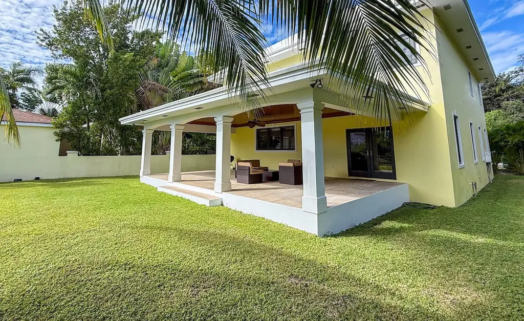 175 Starfish Road New Providence Paradise Island BS