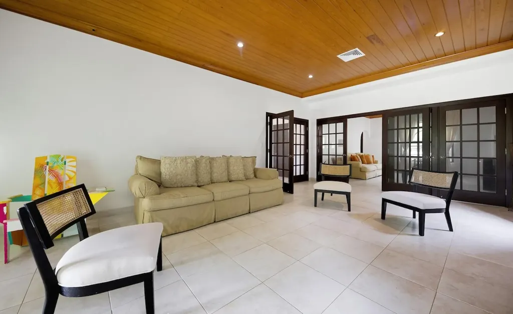 175 Starfish Road New Providence Paradise Island BS