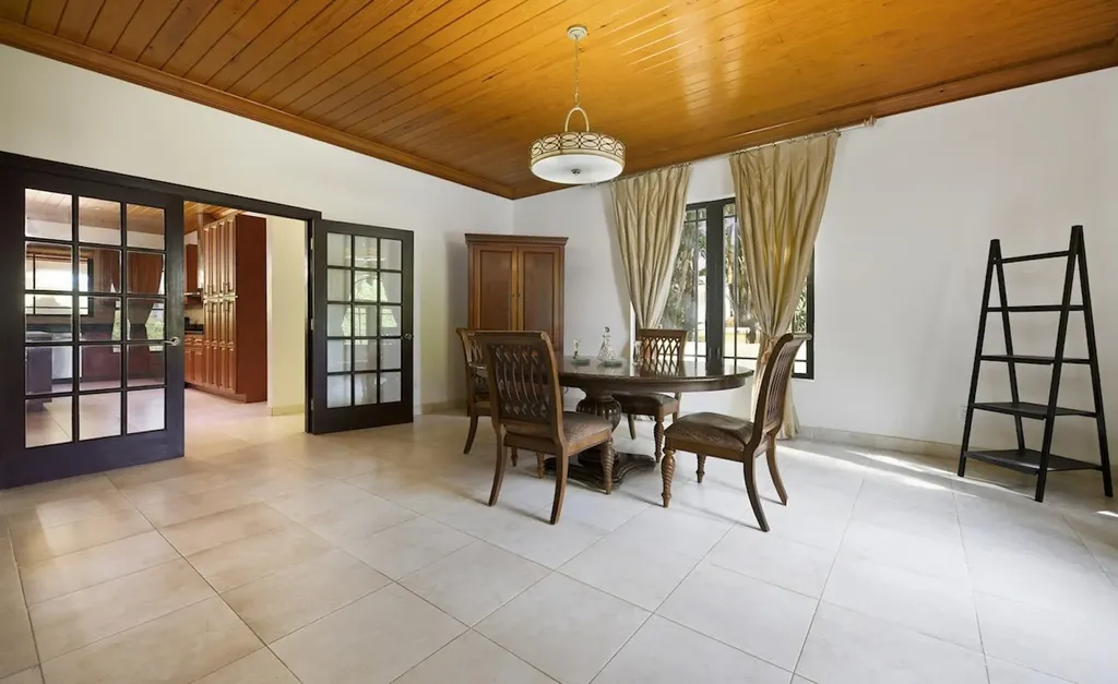 175 Starfish Road New Providence Paradise Island BS