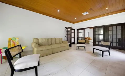 175 Starfish Road New Providence Paradise Island BS