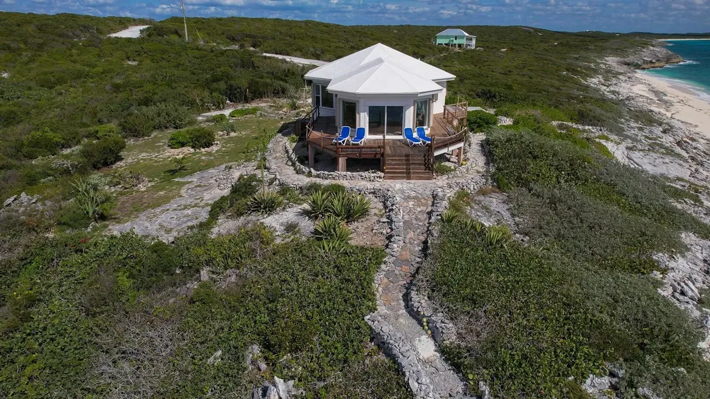 Blk 39, Columbus Landings Lot 7 San Salvador BS