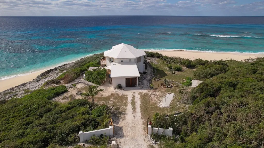 Blk 39, Columbus Landings Lot 7 San Salvador BS