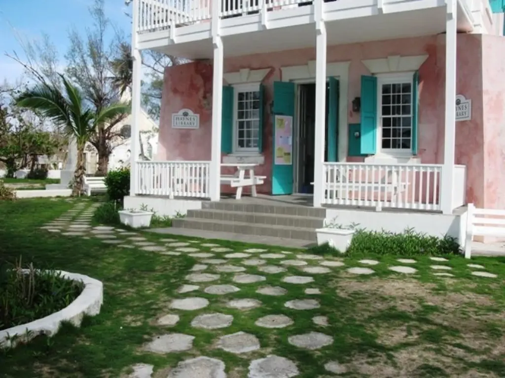 Queen's Highway Eleuthera BS