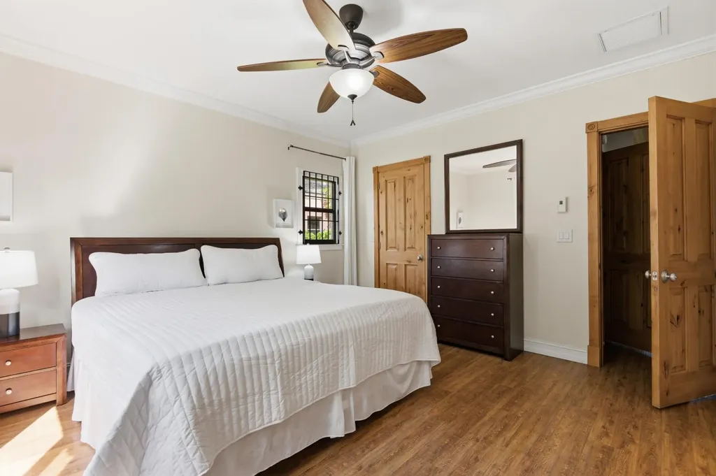 Charlotteville New Providence Paradise Island BS