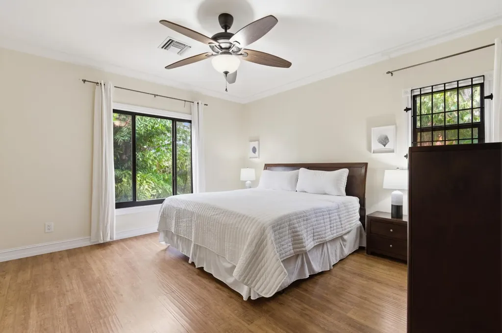 Charlotteville New Providence Paradise Island BS