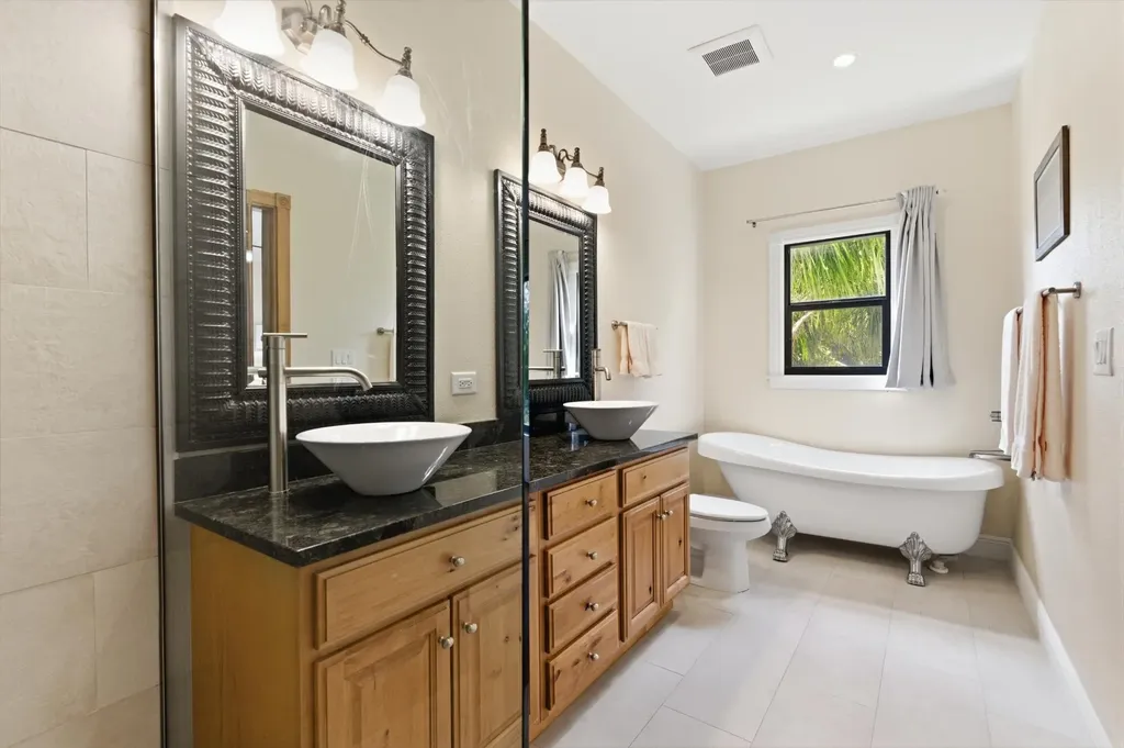 Charlotteville New Providence Paradise Island BS
