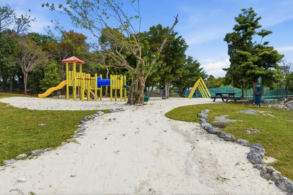 Charlotteville New Providence Paradise Island BS