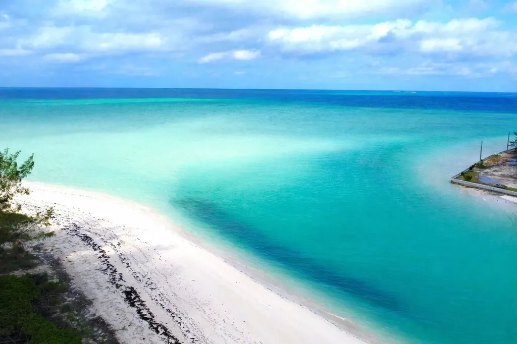 Russel Island Eleuthera BS