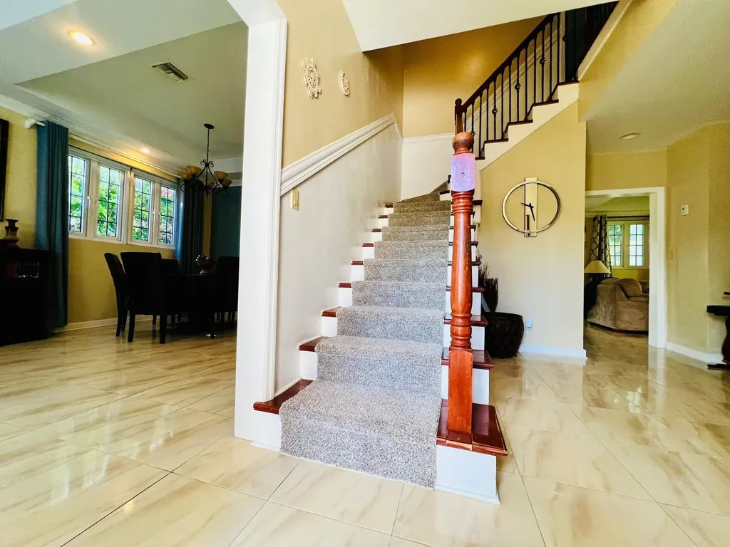 Charlotteville New Providence Paradise Island BS