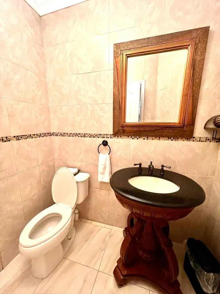 Charlotteville New Providence Paradise Island BS