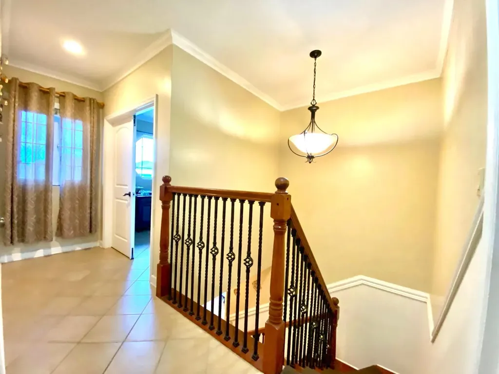 Charlotteville New Providence Paradise Island BS