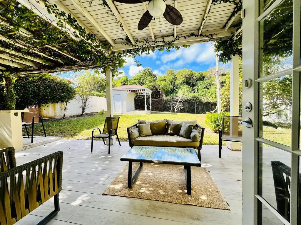 Charlotteville New Providence Paradise Island BS