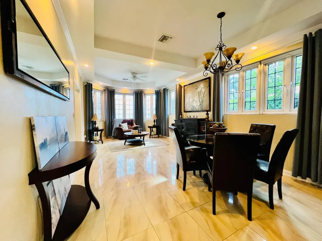 Charlotteville New Providence Paradise Island BS