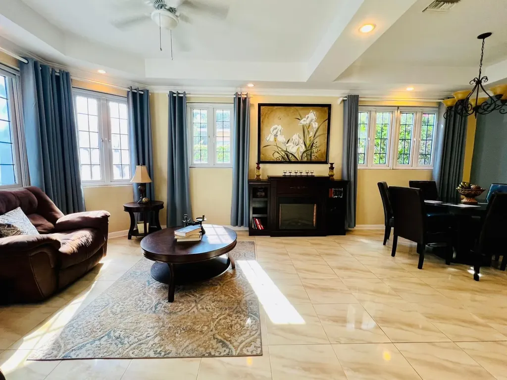 Charlotteville New Providence Paradise Island BS