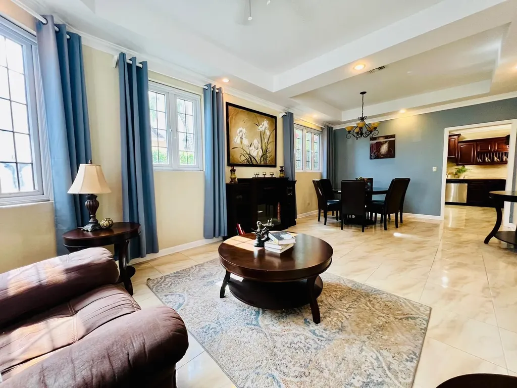 Charlotteville New Providence Paradise Island BS