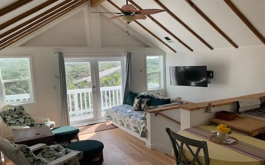 Beachfront Home In Miley Long Island BS