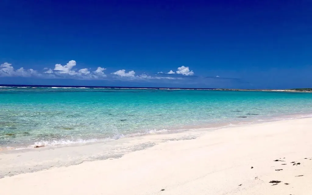 Beachfront Home In Miley Long Island BS