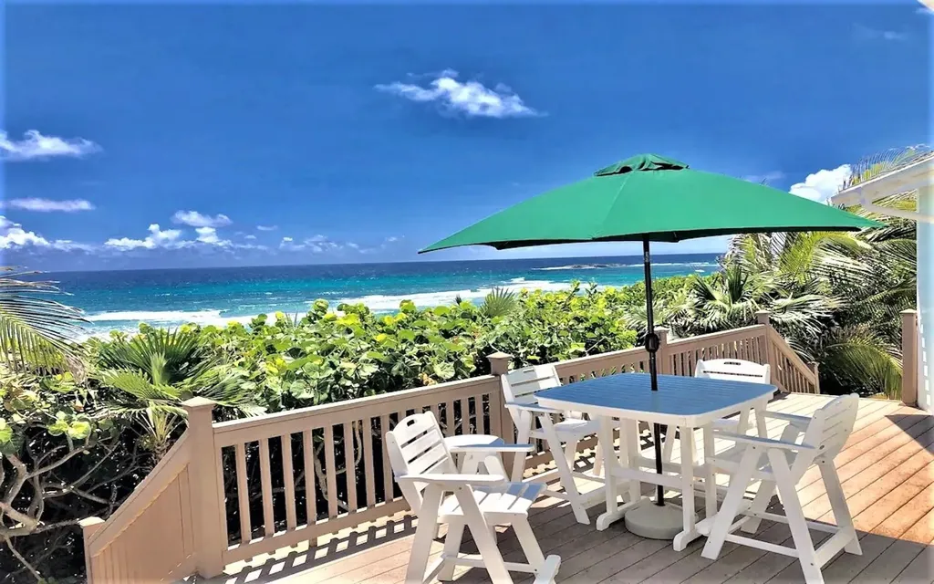 Beachfront Home In Miley Long Island BS