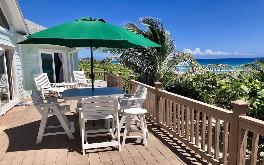 Beachfront Home In Miley Long Island BS